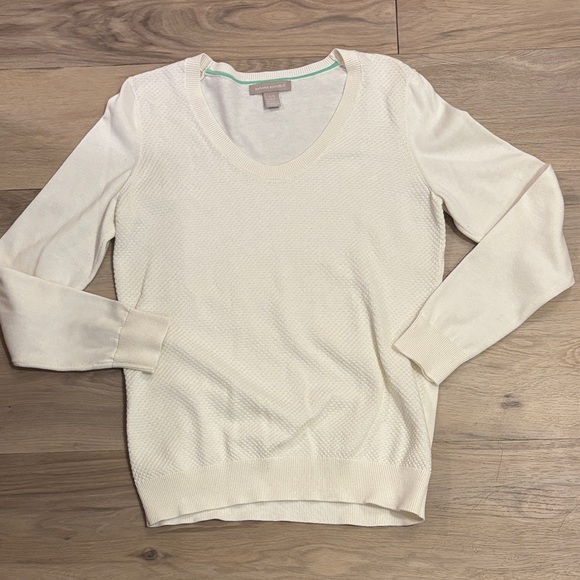 Banana Republic Sweaters - Banana Republic Cream Scoop Neck Sweater